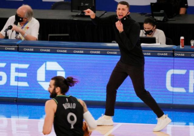 官方开奖直播-狼队联盟垫底紧急撤换桑德斯 利拉德为一人鸣不平