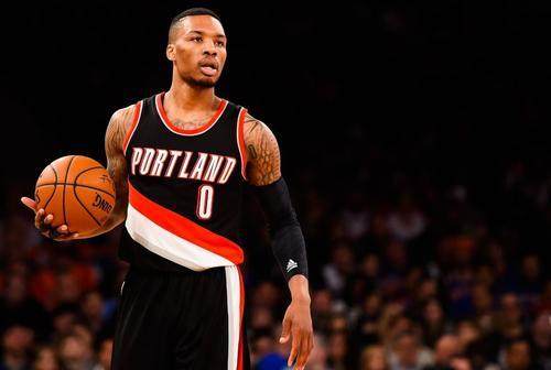 利拉德:我永远不会抱团 抱团的话我肯定能赢球